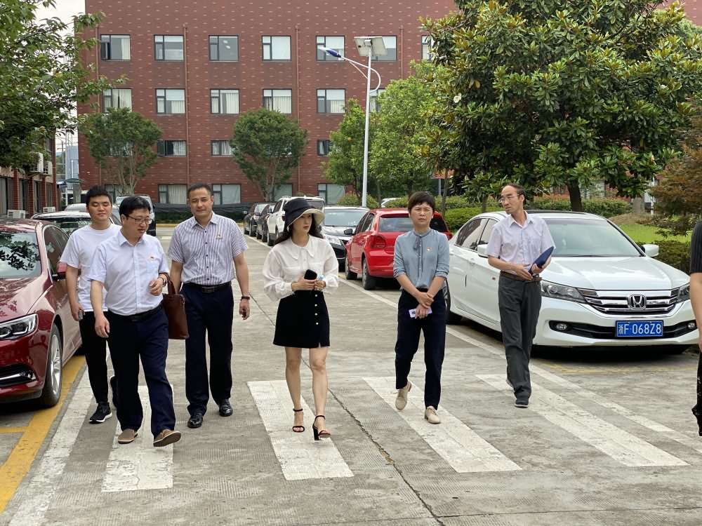 嘉興市教育局副局長蒞臨我司指導